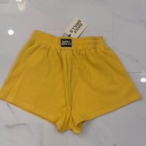 NWT Daily Drills Women's Thermal shorts yellow XS/s Ski & Surf collection